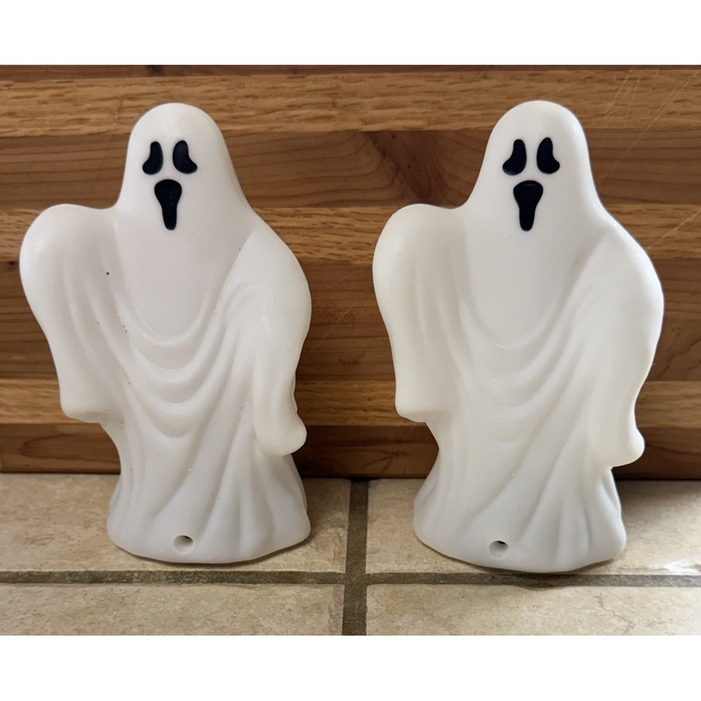 Ghosts‎ w/ Flickering Lights & Wailing Halloween 6" Batteries Set of 2 Blow Mold